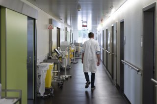 Les plateformes de rendez-vous médicaux en ligne OneDoc et Medicosearch s’associent (photo d'illustration). KEYSTONE/GAETAN BALLY